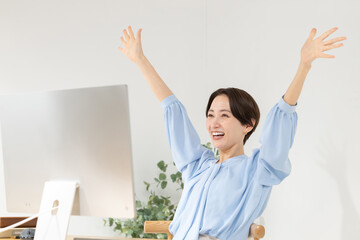 オンライン会議をするオペレーター