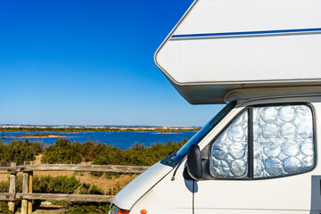 Camper with thermal screen blind