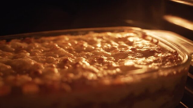 lasagna in the oven. timelapse