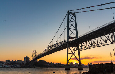 Fototapeta na wymiar ponte e o pôr-do-sol em Florianópolis Brasil Florianopolis
