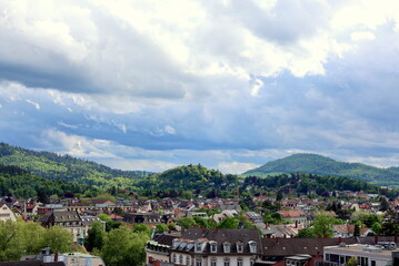 Blick auf Freiburg-Wiehre im Frühling