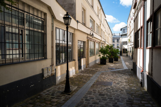 vue du passage Saint Maur dans le 121&egrave;me arrondissement de Paris en France