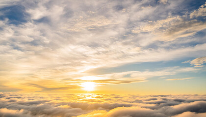 Fototapeta premium Cloudscape: Capturing the Beauty of Sky in Time-lapse Sunrise and Sunset