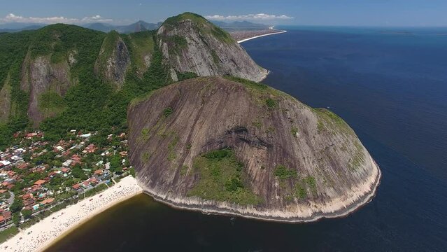 Itacoatiara Beach, Niter&oacute;i, Rio de Janeiro, Brazil