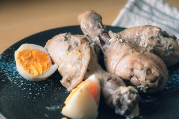 とろとろに煮込んだ鶏肉のさっぱり煮