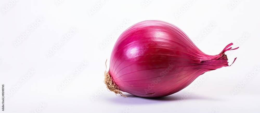 Aufkleber A red onion with a white background allowing for copy space image
