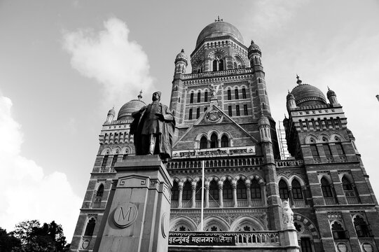 Pherozeshah Mehta statue, Bombay Municipal Corporation Building, BMC Building, Mumbai, Maharashtra, India