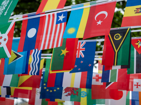 International Flags Banner Images – Browse 465,155 Stock Photos ...