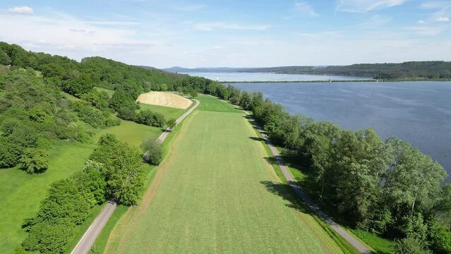 Radweg am Ufer vom Kleinen Brombachsee