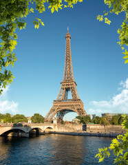Obraz premium Pont d'Iéna and Eiffel Tower