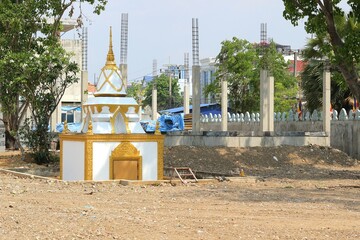 カンボジア、ポイペトにあるお寺の建設中の施設