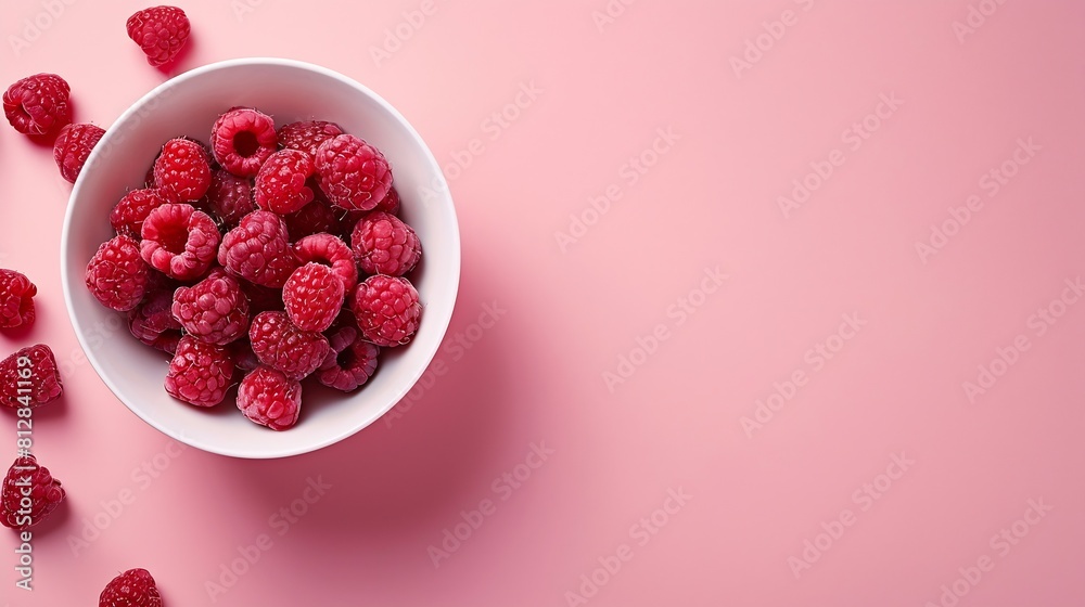 Poster fresh raspberries in white bowl on pastel pink background flat lay top view copy space : generative 