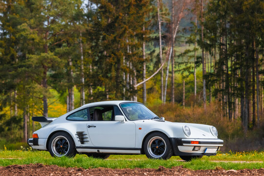Porsche 911 930 Turbo german oldtimer vintage luxury sports car