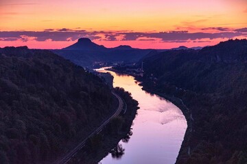 Blick von der Kleinen Bastei in die Sächsische Schweiz und auf die Elbe