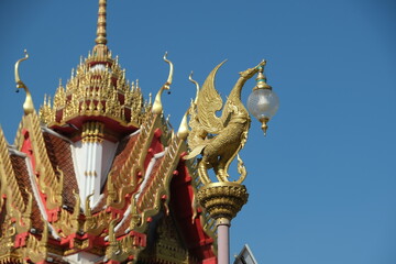 Fototapeta premium Thai temple against blue sky, Pattaya
