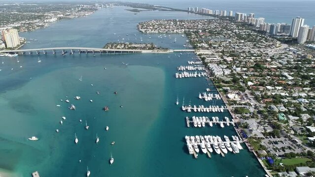 Palm Beach Florida - Marina and yachts