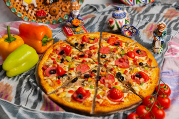 cooking, eating, olives, uzbekistan, asia, wooden', pizza background, delivery food, tomatoes, salami, italian restaurant, italy, yummy, pastry, meat, thin crust pizza, sausage, pizza, vegetarian