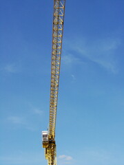 Dźwig budowlany - żuraw  © tomo81