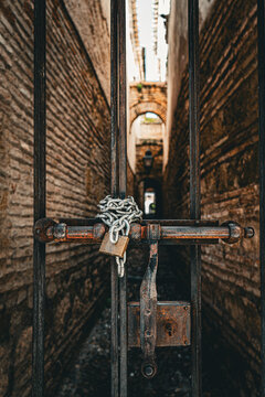 LOCK GATE 