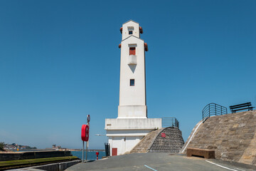 Farol à beira-mar: Orientação à navegação marítima em Saint Jean de Luz no País Basco...