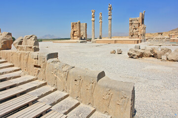 Obraz premium Gateway to all Nations; the entrance into the ancient city of Persepolis, Iran