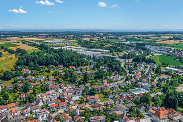 Die oberschwäbische Stadt Ochsenhausen im Kreis Biberach von oben