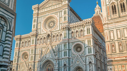 Fototapeta premium The front of The Basilica di Santa Maria del Fiore timelapse which is the cathedral church Duomo of Florence in Italy
