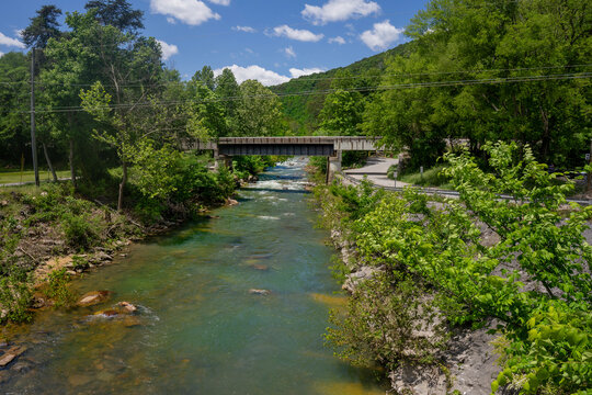 A view of Big Soddy Creek Gulf from the bridge on Back Valley Road. A family-friendly trail runs along the river and offers beautiful cliffside and river views. 