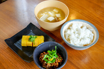 おいしそうな和風朝食