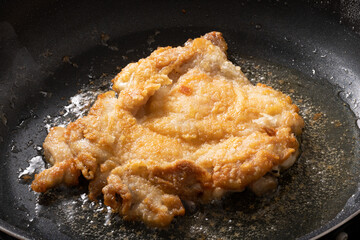 パリパリ　チキン（鶏もも肉）