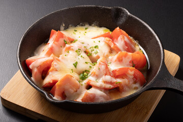 焼きチーズトマト