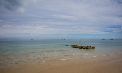 Vestiges du Port artificiel d'Arromanches utilisé pour le débarquement de Normandie