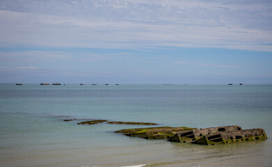 Vestiges du Port artificiel d'Arromanches utilisé pour le débarquement de Normandie
