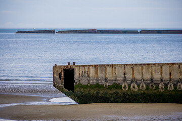 Vestiges du Port artificiel d'Arromanches utilisé pour le débarquement de Normandie