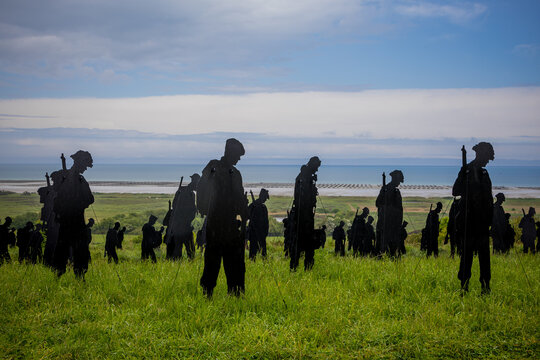Hommage aux soldats morts au M&eacute;morial britannique de Normandie