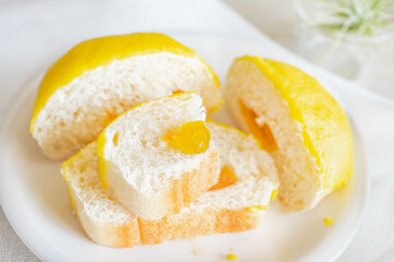 カットしたレモンパン