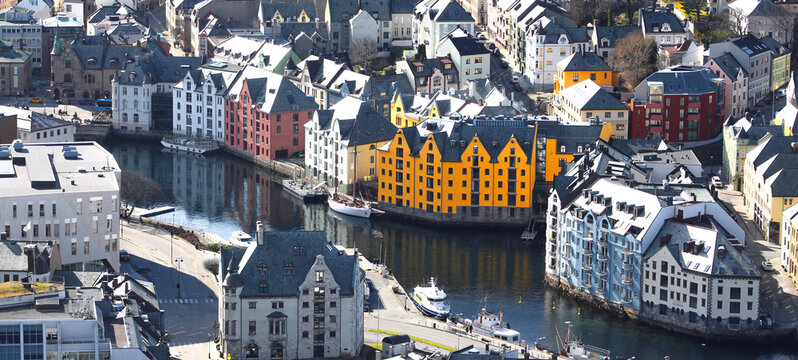 &Aring;lesund, important fishing port on the Norwegian Sea - Norway	