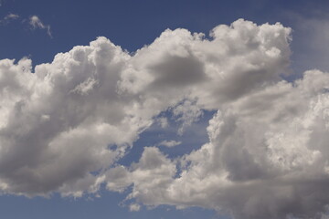 Fototapeta premium VARIOS TIPOS DE NUBES PRIMAVERA