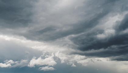 Obraz premium Dramatic sky with dark clouds before a thunder-storm
