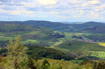 Aussicht ins Nordpf&auml;lzer Bergland vom Potzbergturm auf dem Potzberg in der Gemeinde F&ouml;ckelberg im Landkreis Kusel im Bundesland Rheinland-Pfalz. 