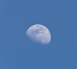 Lune de jour