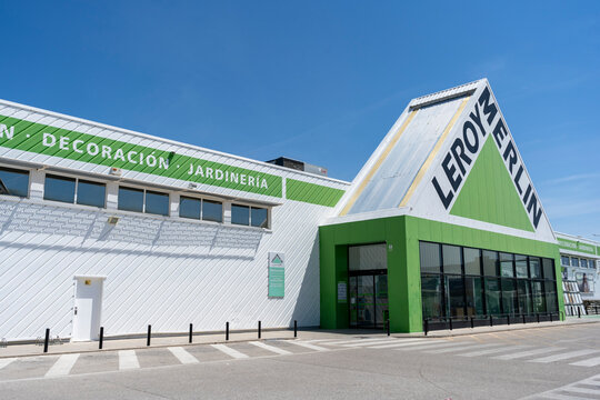  Logo of a Leroy Merlin store in Jerez de la Frontera, Spain. Leroy Merlin is a French home improvement and gardening store, founded in 1923.