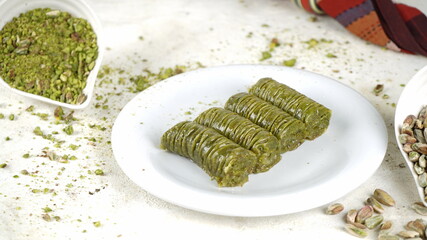 fıstıklı sarma baklava