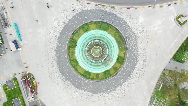 분수대 항공샷 회전1(항공촬영+드론+공중+동그라미+나선+도로+도시+자동차+도심)