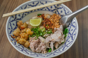 Menu “Sukhothai Tom Yum Noodles”