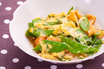 サヤエンドウの卵とじ