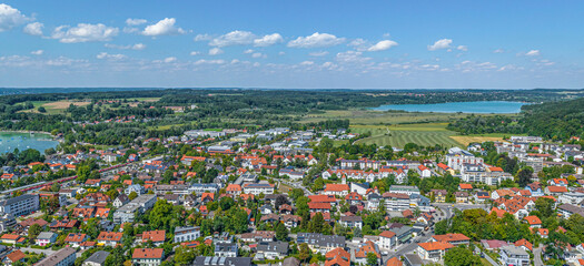 Ausblick auf Herrsching am östlichen Ammersee in der Region Fünfseenland