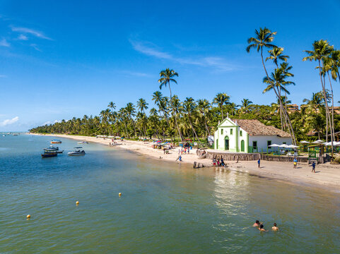 Capela de S&atilde;o Benedito, Igrejinha de Carneiros, Praia dos Carneiros, Tamandar&eacute;, Pernambuco, Brasil. A Beleza desse lugar surpreende a todos que visitam. 