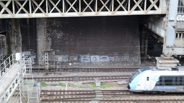 SNCF Paris Train Line J\L