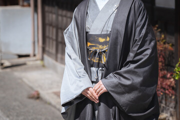 着物を着た日本人女性